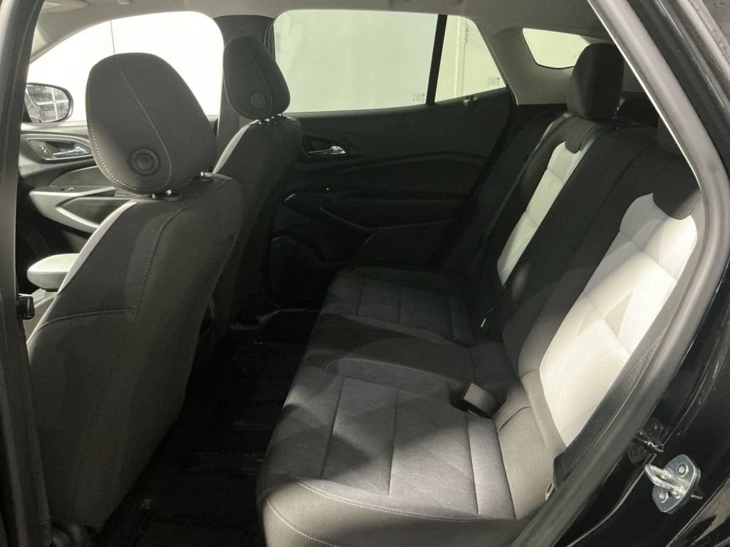 Used 2024 Chevrolet Trax LS w/ LS Convenience Package FWD image 24