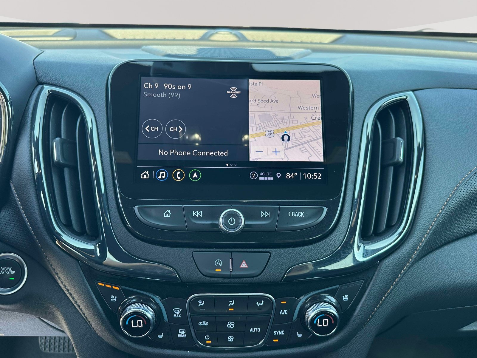 Used 2023 Chevrolet Equinox Premier FWD image 9