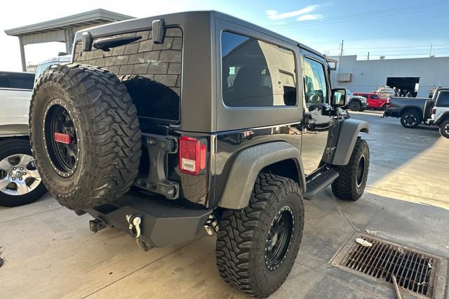 Used 2017 Jeep Wrangler Rubicon w/ Power Convenience Group AWD/4WD image 4