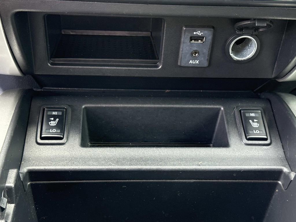 Used 2018 Nissan Titan SV w/ SV Convenience Package RWD image 25