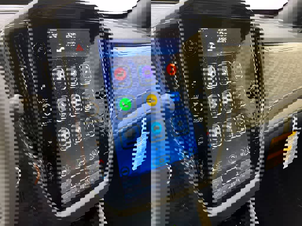 Used 2025 Subaru Forester Limited AWD/4WD image 19