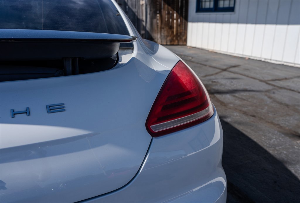Used 2014 Porsche Panamera 4 image 10