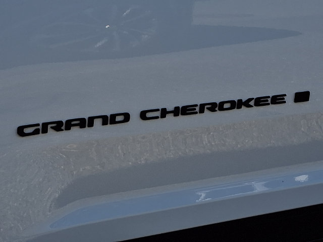 Used 2023 Jeep Grand Cherokee L Laredo AWD/4WD image 33