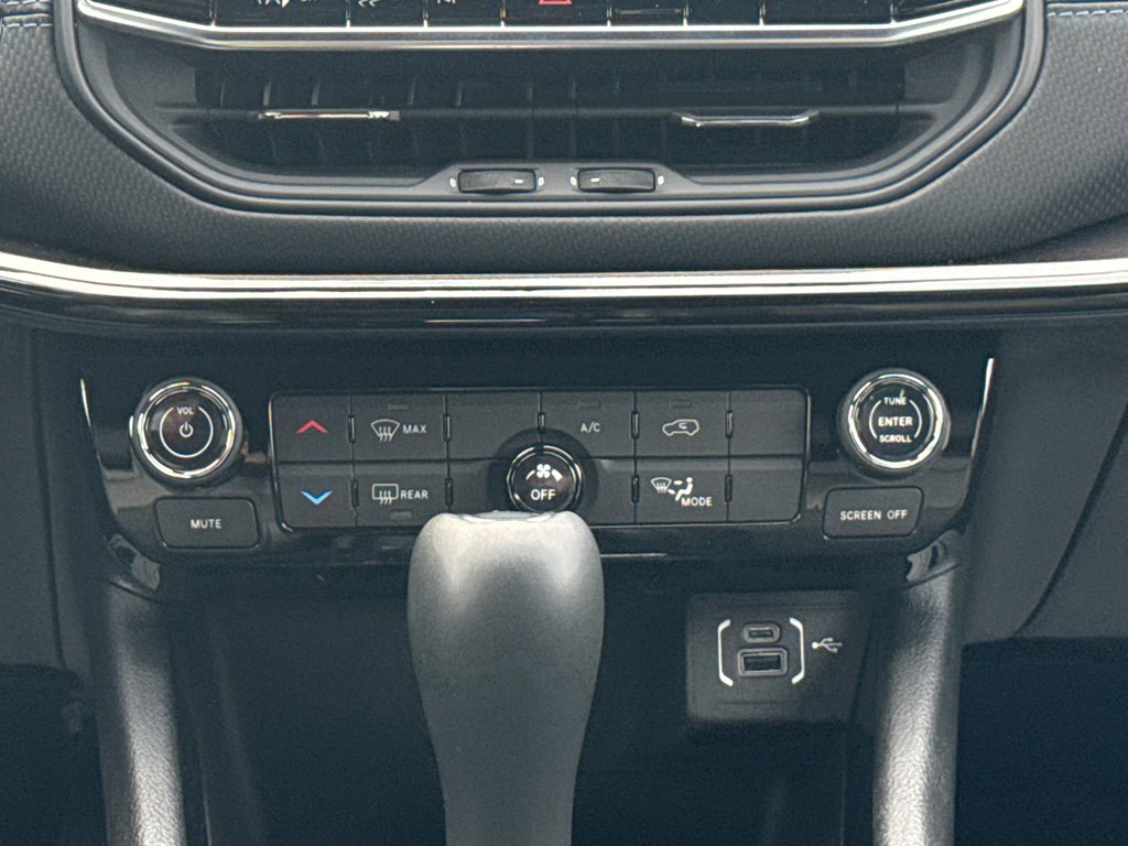 New 2026 Jeep Compass Latitude AWD/4WD image 13
