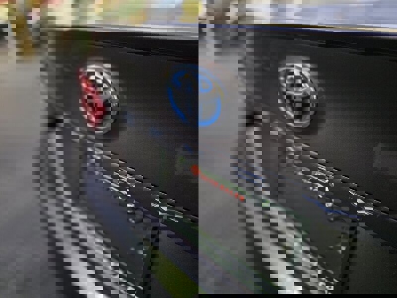 Used 2018 Toyota Camry SE image 10