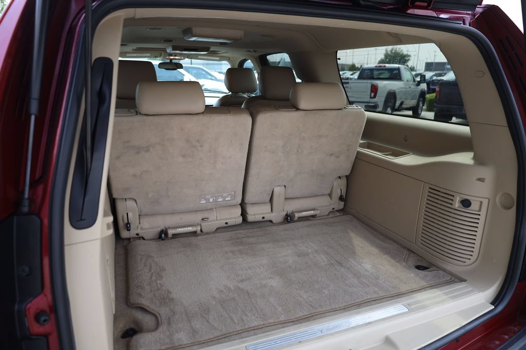 Used 2011 Cadillac Escalade ESV Premium AWD/4WD image 23