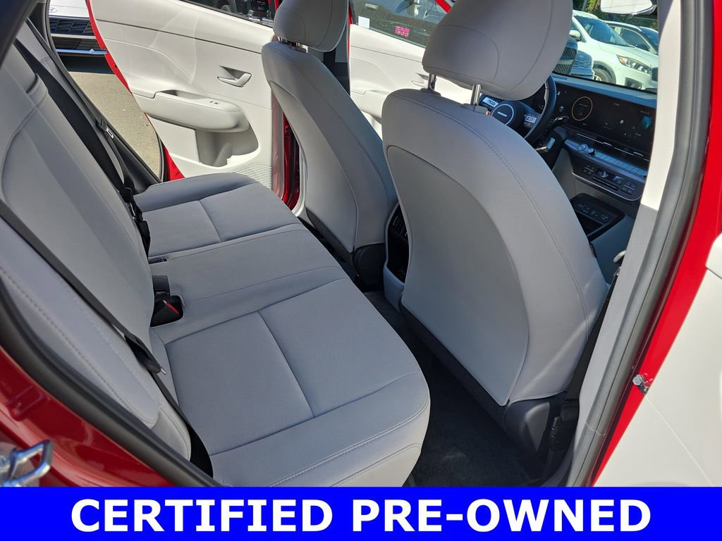 Used 2025 Hyundai Kona SEL image 11