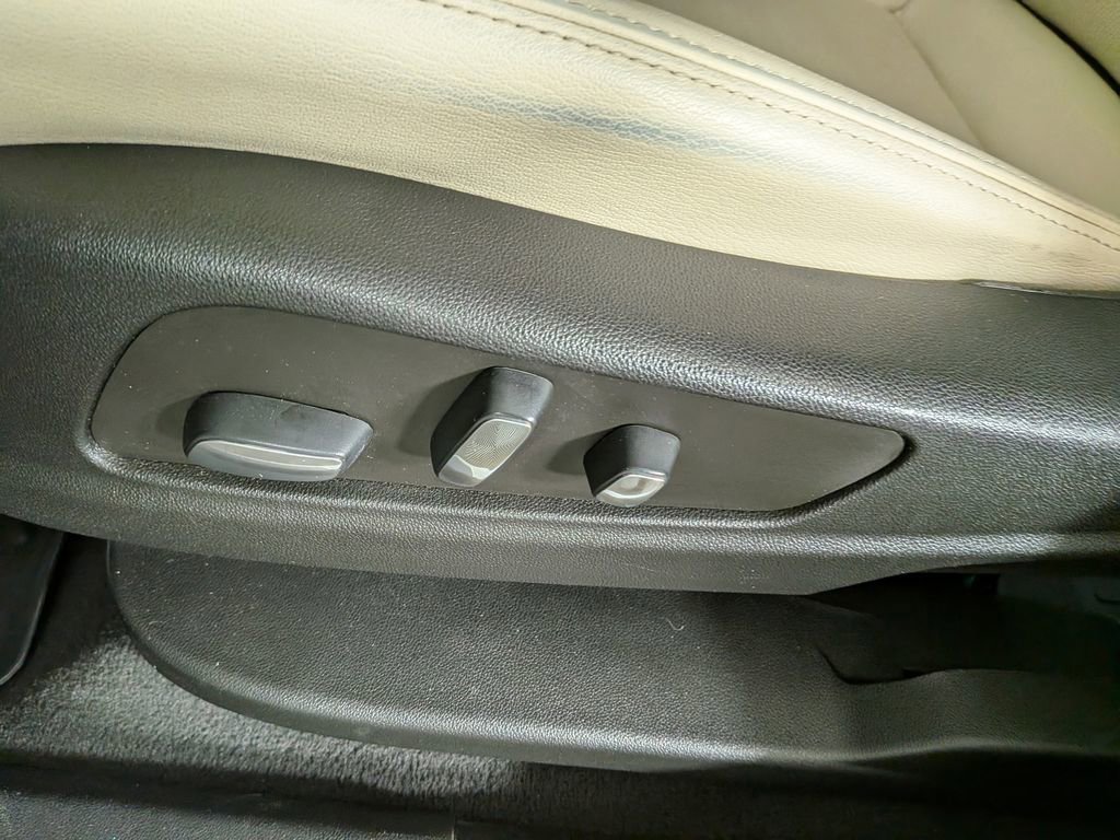 Used 2023 Cadillac XT6 Sport w/ Technology Package image 18