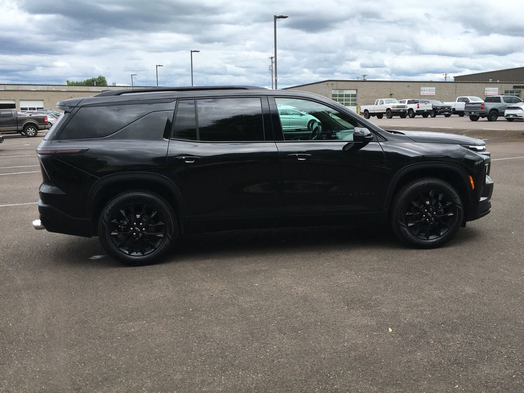 Used 2024 Chevrolet Traverse LT w/ Midnight/Sport Edition AWD/4WD image 9