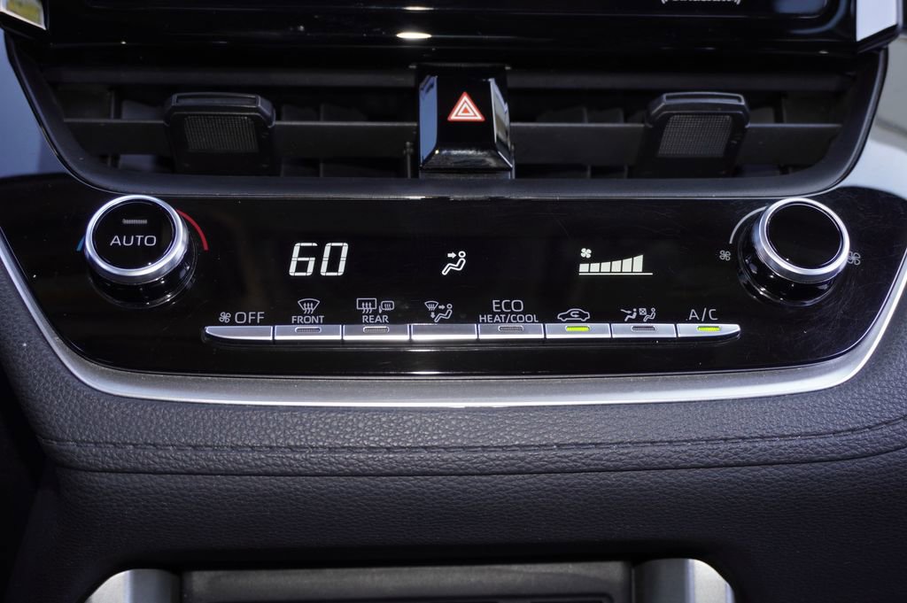 Certified 2022 Toyota Corolla Cross LE w/ Moonroof Package image 15