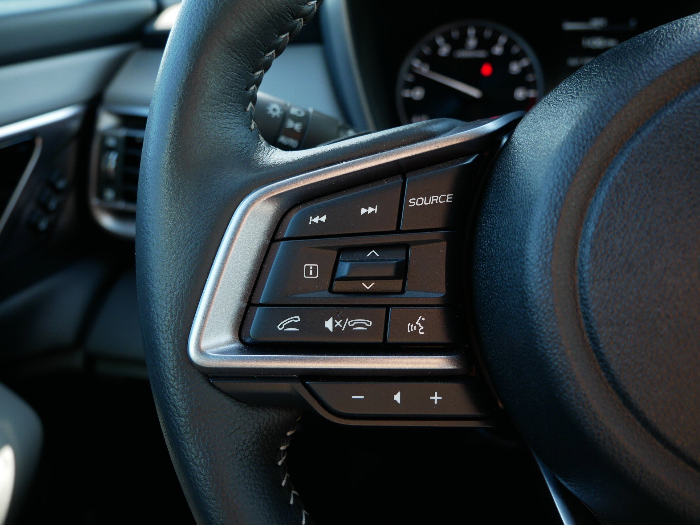 Certified 2025 Subaru Outback Limited image 28