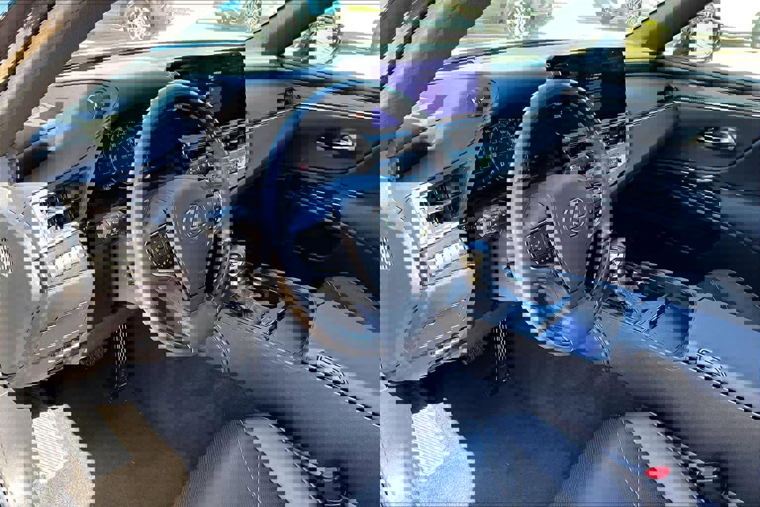 Used 2024 Lexus ES 350 Luxury w/ Technology Package image 18