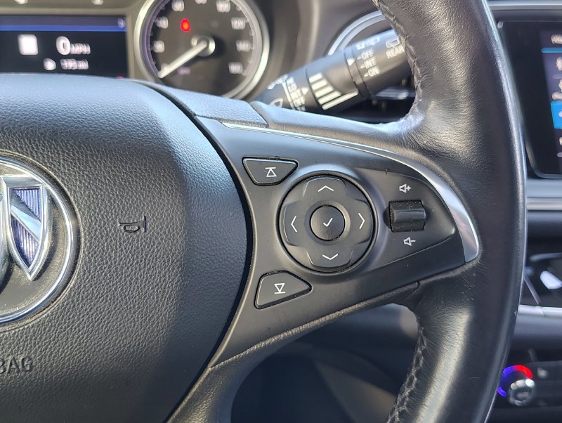 Used 2021 Buick Enclave Essence w/ Sound and Sites Package FWD image 33