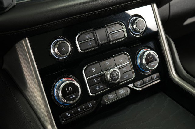 Used 2021 GMC Yukon Denali w/ Denali Premium Package AWD/4WD image 50