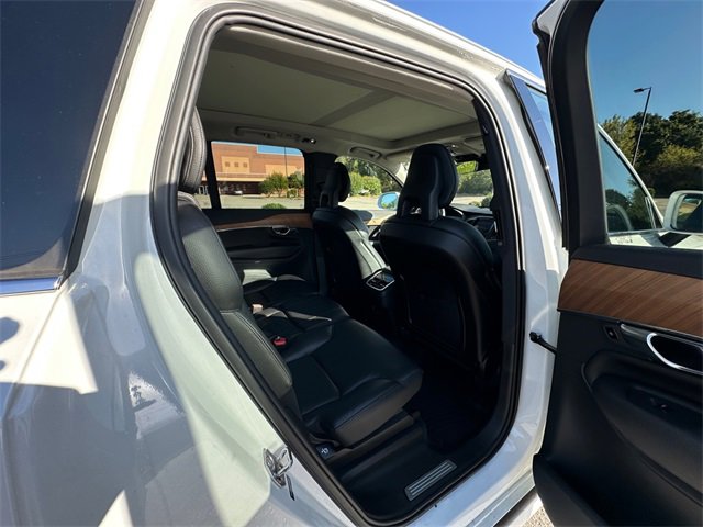 Used 2021 Volvo XC90 T6 Momentum w/ Climate Package image 17