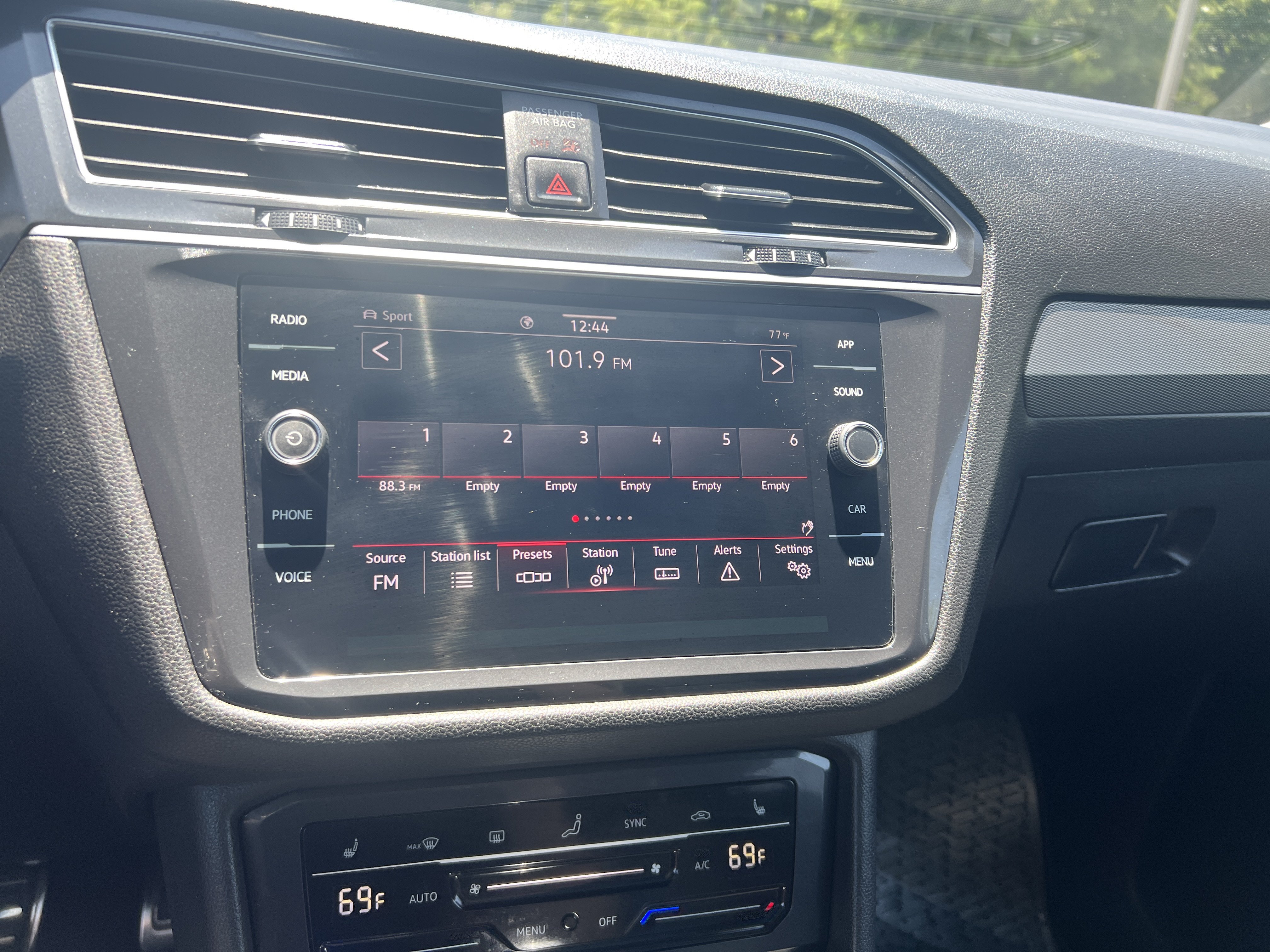 Certified 2024 Volkswagen Tiguan SE R-Line AWD/4WD image 20