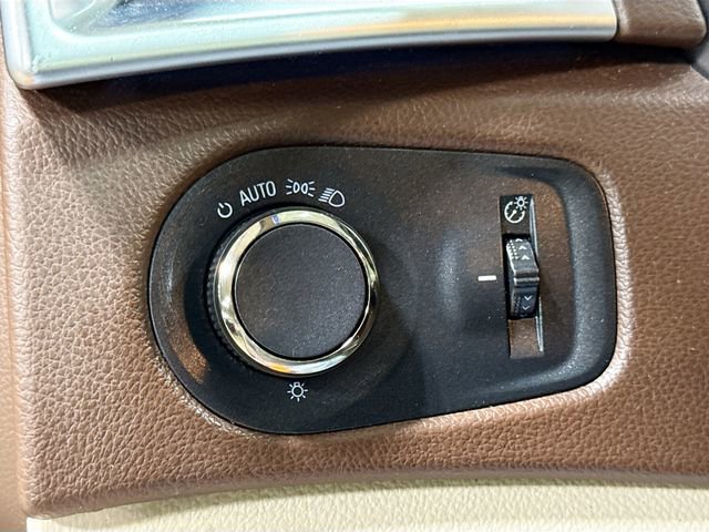 Used 2015 Cadillac SRX Luxury image 13