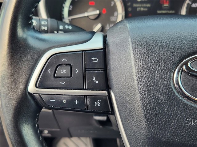 Used 2022 Toyota Highlander XLE image 19