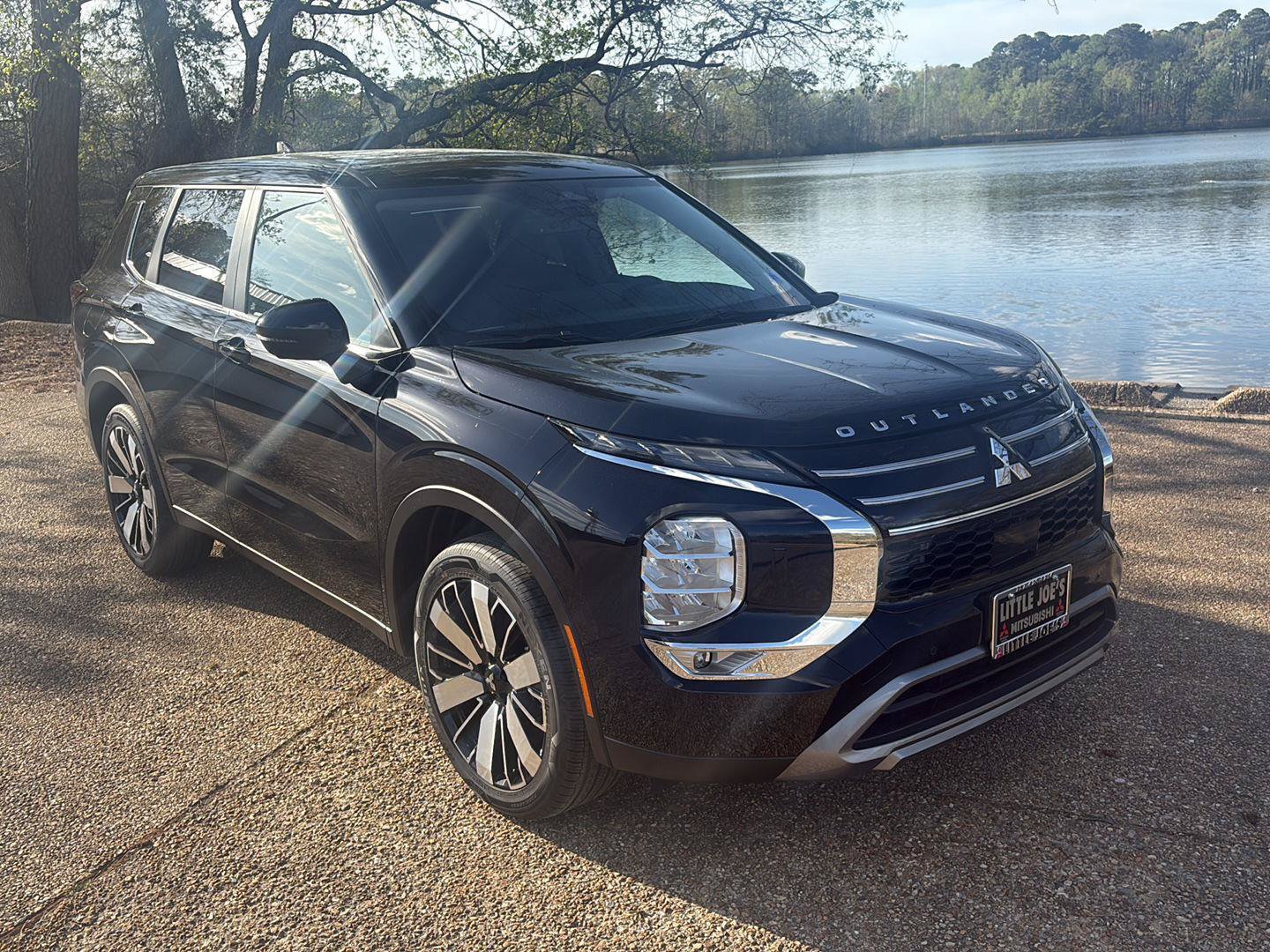 New 2026 Mitsubishi Outlander SE AWD/4WD image 2