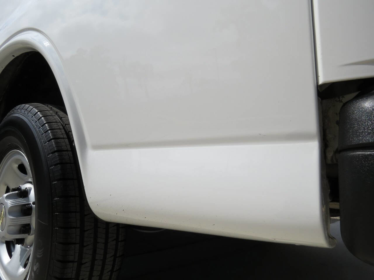 Used 2016 Chevrolet Express 3500 image 18