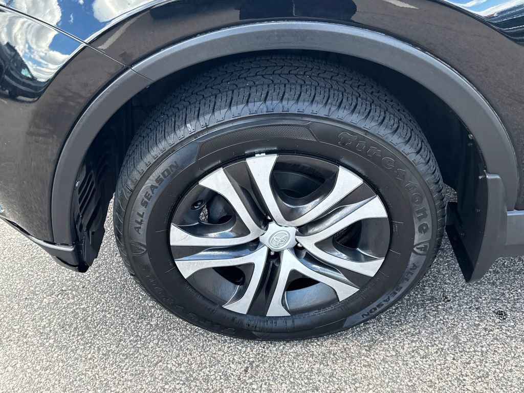 Used 2018 Toyota RAV4 LE w/ All Weather Liner Package AWD/4WD image 38