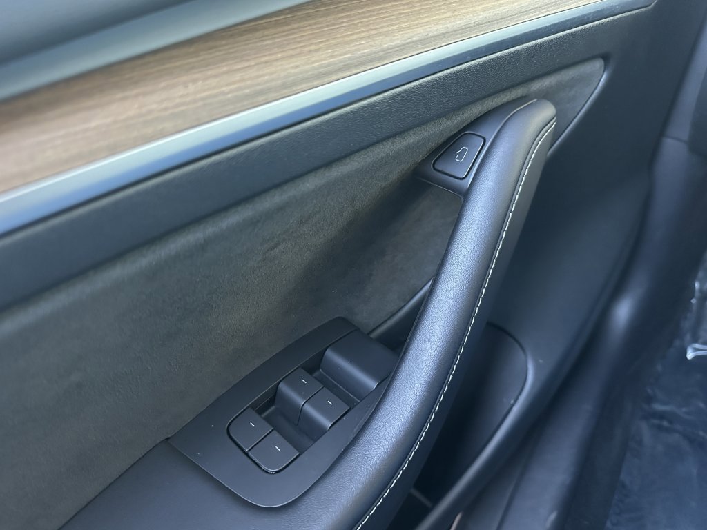Used 2023 Tesla Model 3 Standard Range image 29