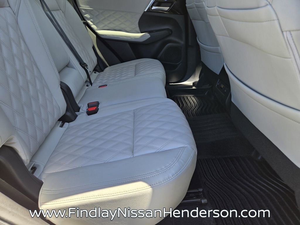 Used 2024 Mitsubishi Outlander SEL FWD image 16