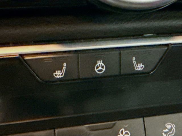 Used 2022 Nissan Sentra SR w/ SR Premium Package image 21