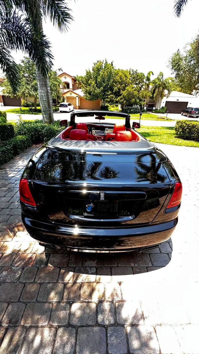 Used 2018 Rolls-Royce Dawn RWD image 4