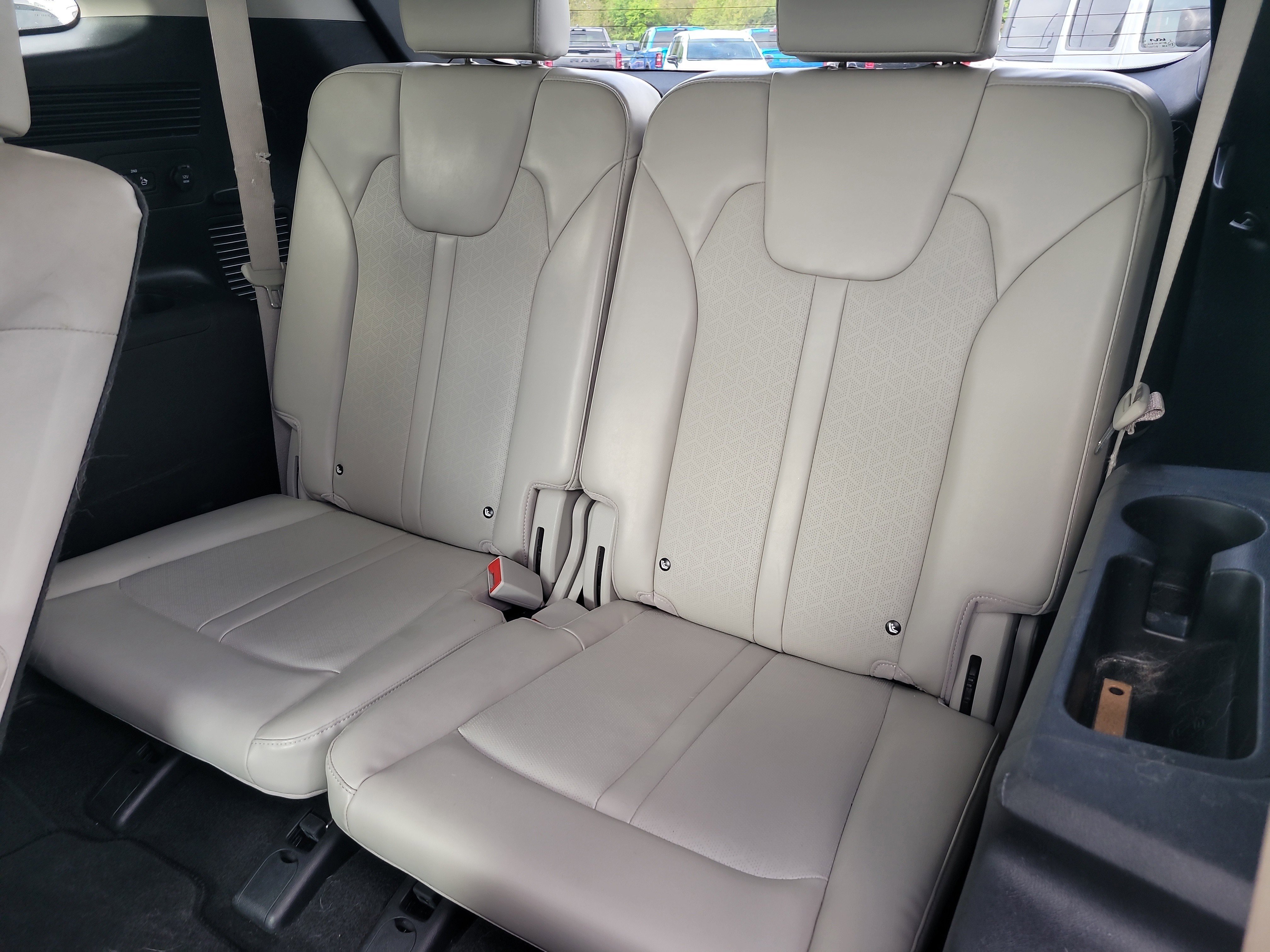 Used 2023 Kia Sorento EX image 12