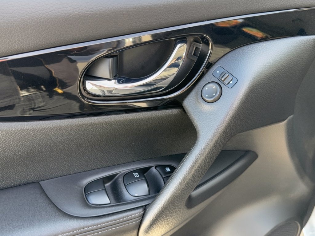 Used 2019 Nissan Rogue Sport SV FWD image 15