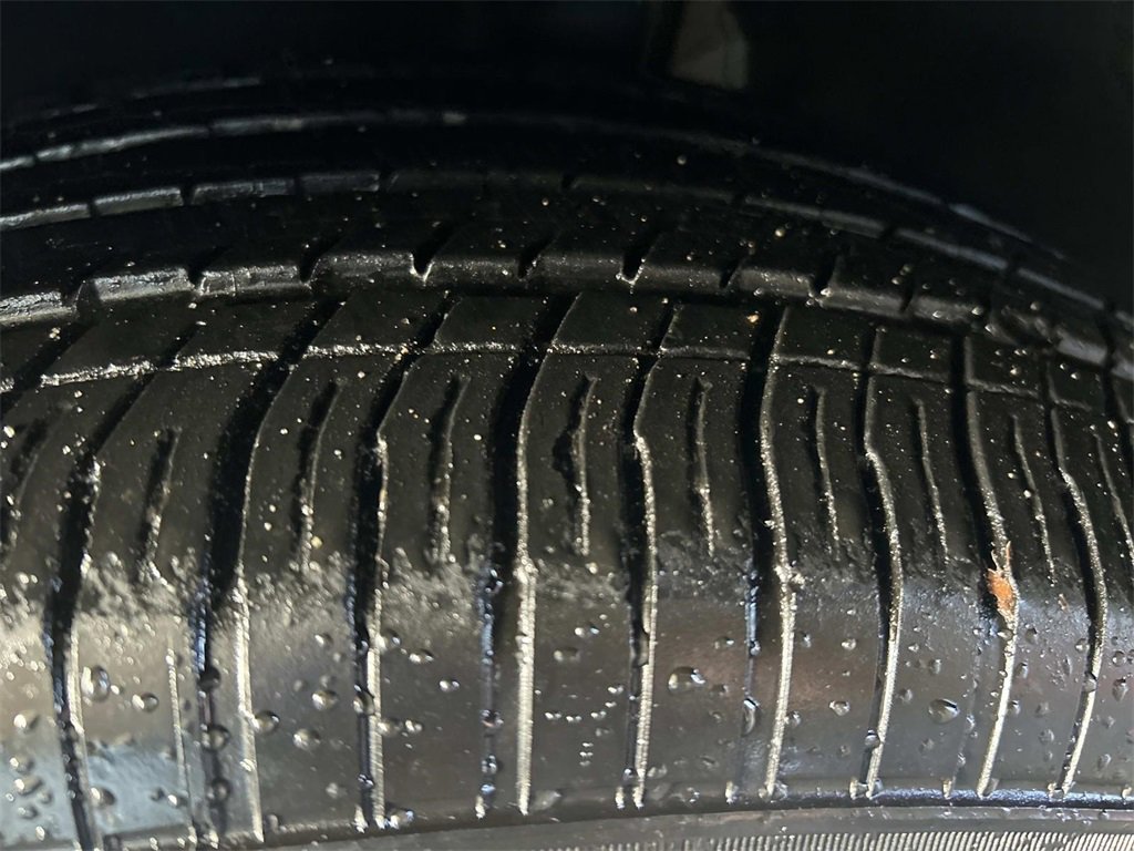 Used 2024 Chrysler Pacifica Touring-L image 10