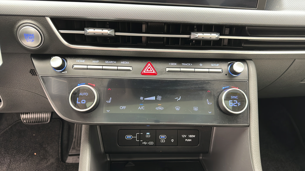 Used 2024 Hyundai Sonata SEL w/ Convenience Package FWD image 21