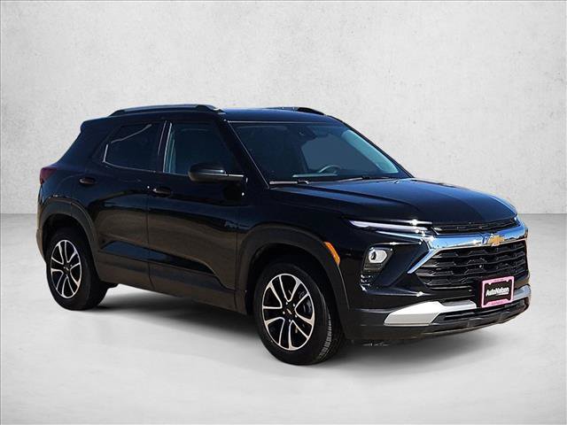 Used 2025 Chevrolet TrailBlazer LT FWD image 3