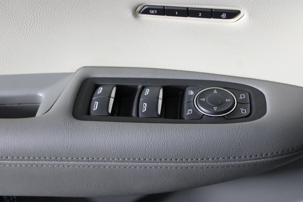 Used 2025 Cadillac XT5 Premium Luxury FWD image 22