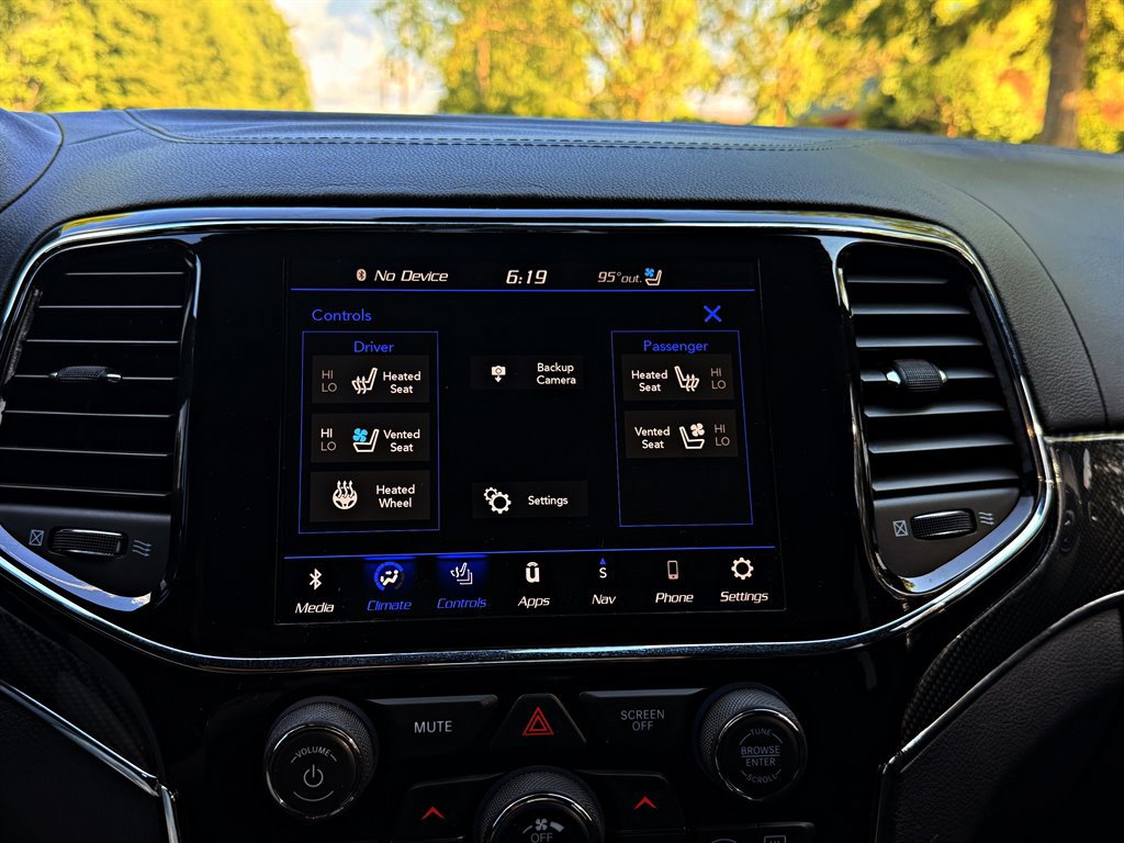 Used 2020 Jeep Grand Cherokee SRT AWD/4WD image 16