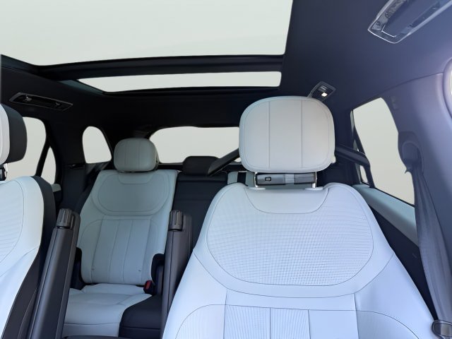 New 2026 Land Rover Range Rover Sport Dynamic SE AWD/4WD image 22