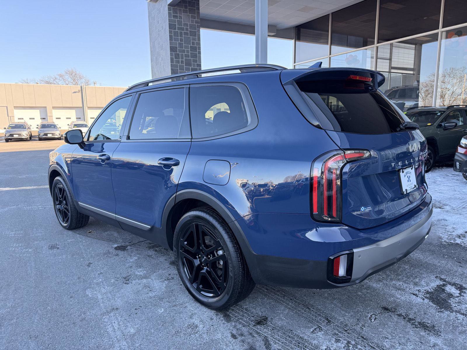 Used 2023 Kia Telluride SX X-Line image 3