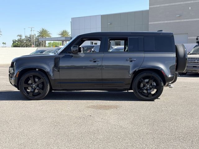 Used 2025 Land Rover Defender 110 X-Dynamic SE image 31