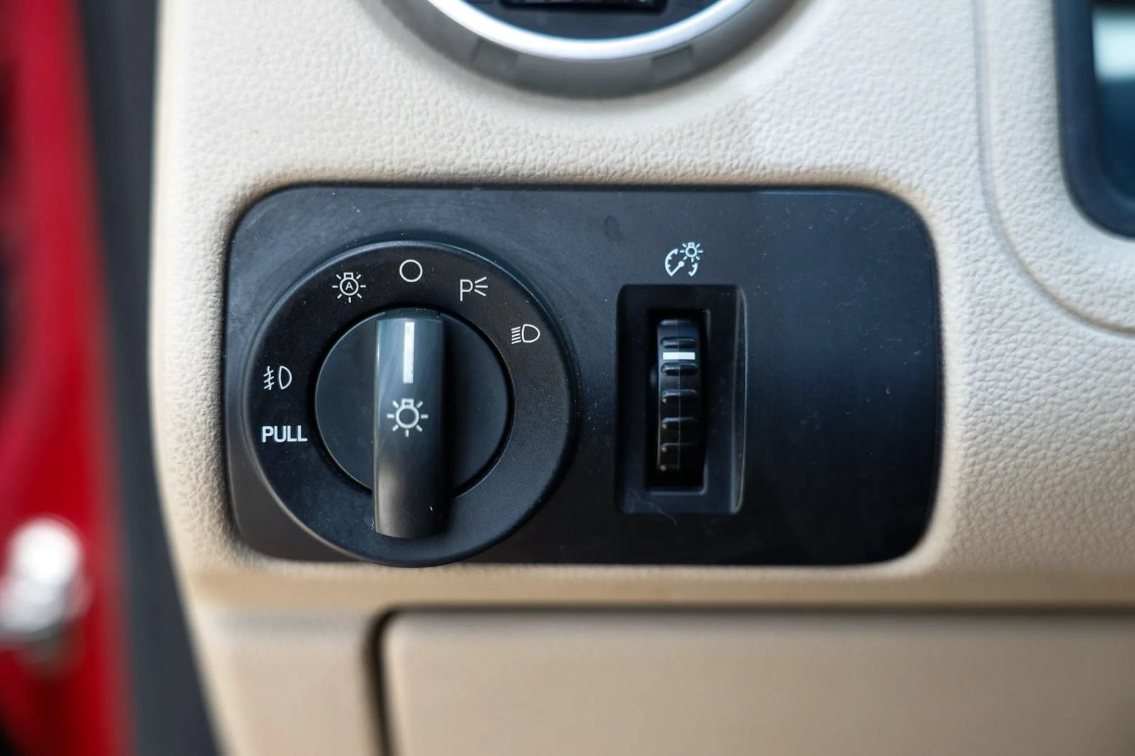 Used 2007 Ford Freestyle Limited FWD image 42