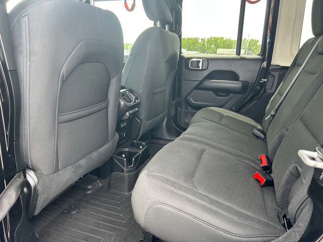 Used 2020 Jeep Wrangler Unlimited Sahara w/ Uconnect 4C Nav & Sound Group AWD/4WD image 12