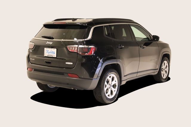 Used 2025 Jeep Compass Latitude AWD/4WD image 6