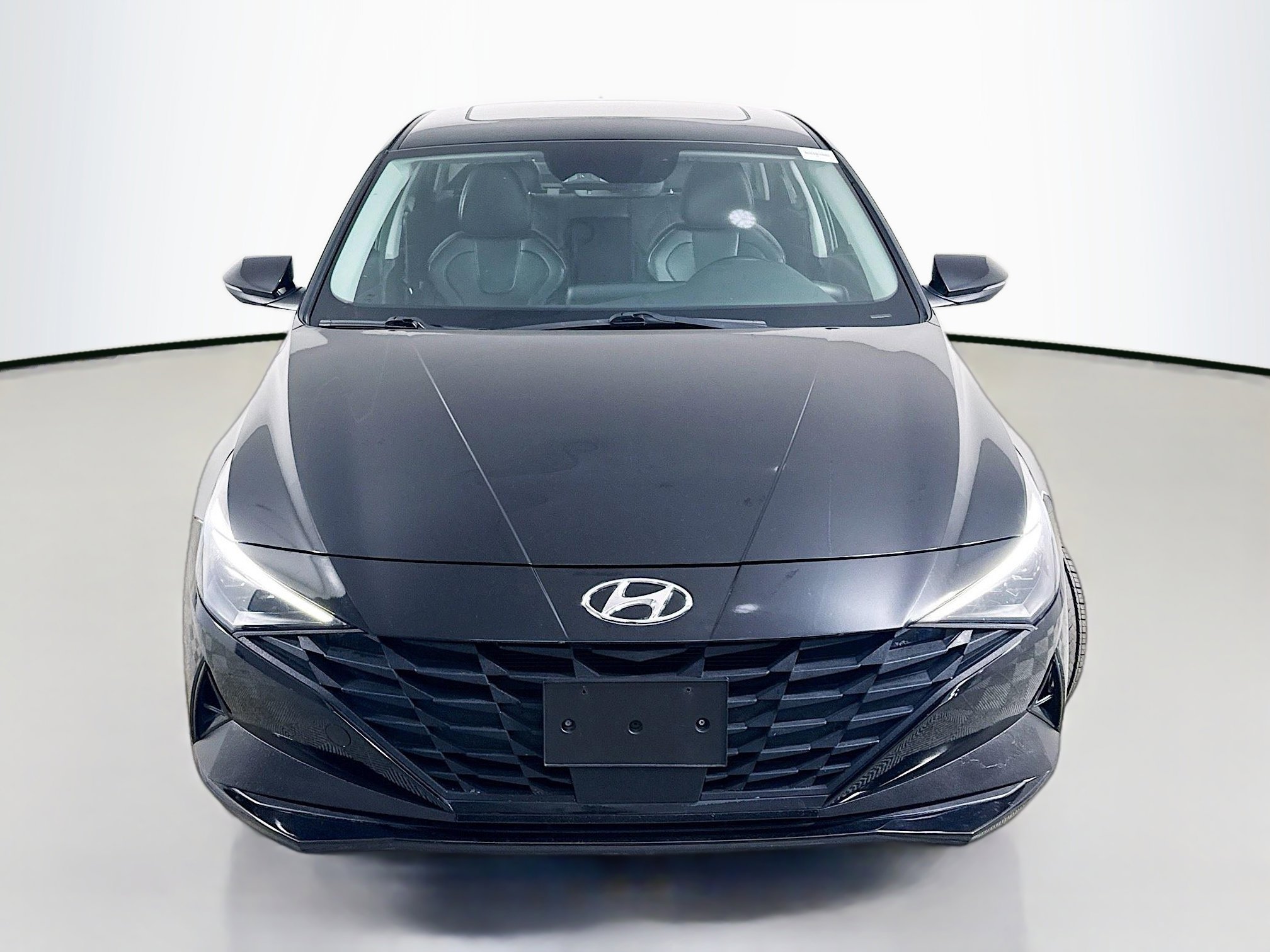 Used 2021 Hyundai Elantra Limited image 2