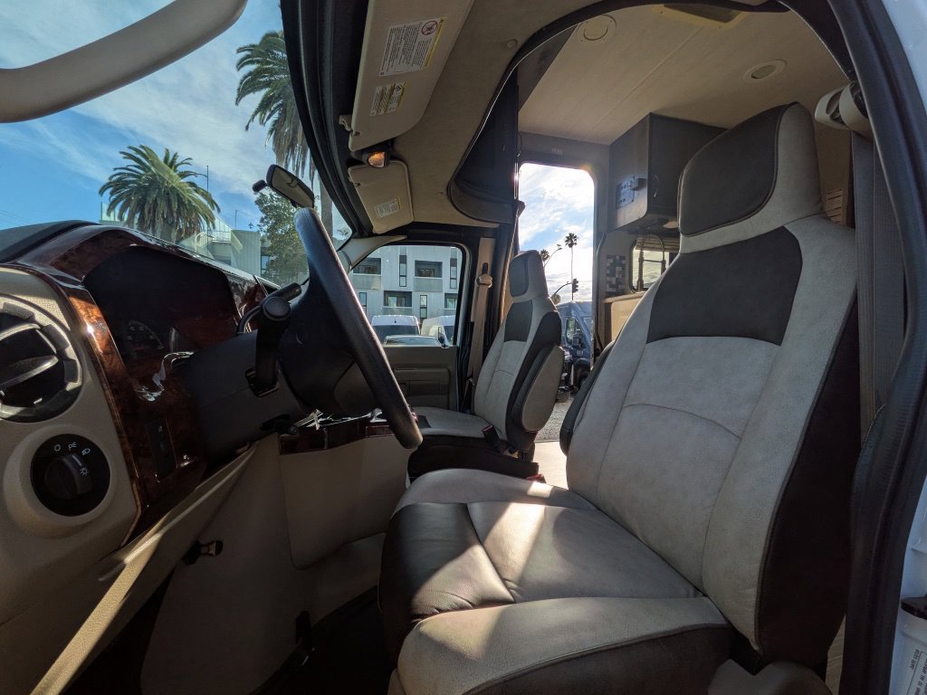 Used 2018 Ford E-350 and Econoline 350 Super Duty w/ Motorhome Prep Package RWD image 6