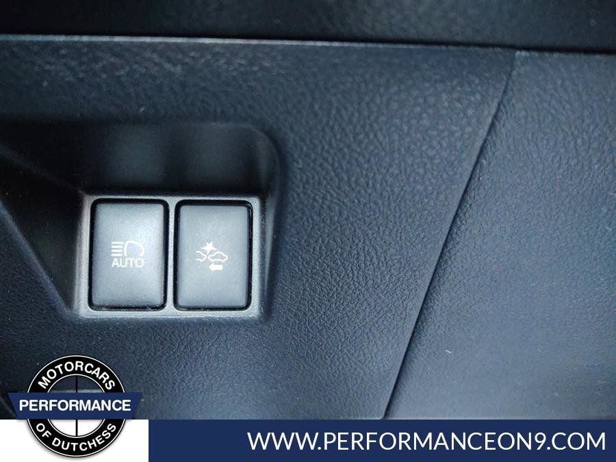 Used 2017 Toyota Yaris L w/ Carpet Mat Package FWD image 15