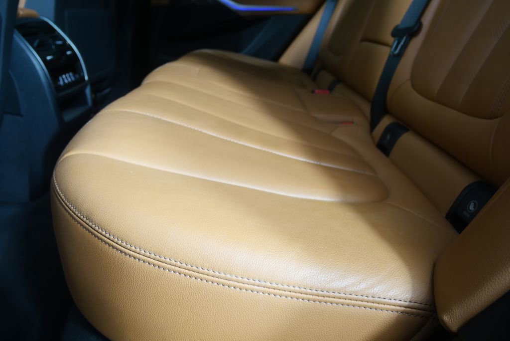 Used 2022 BMW X5 sDrive40i w/ Premium Package image 14