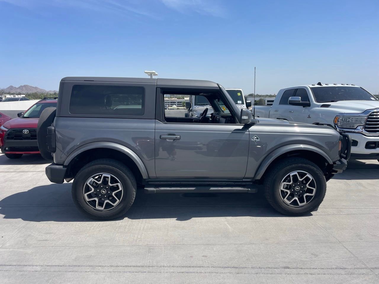 Used 2023 Ford Bronco Outer Banks image 3