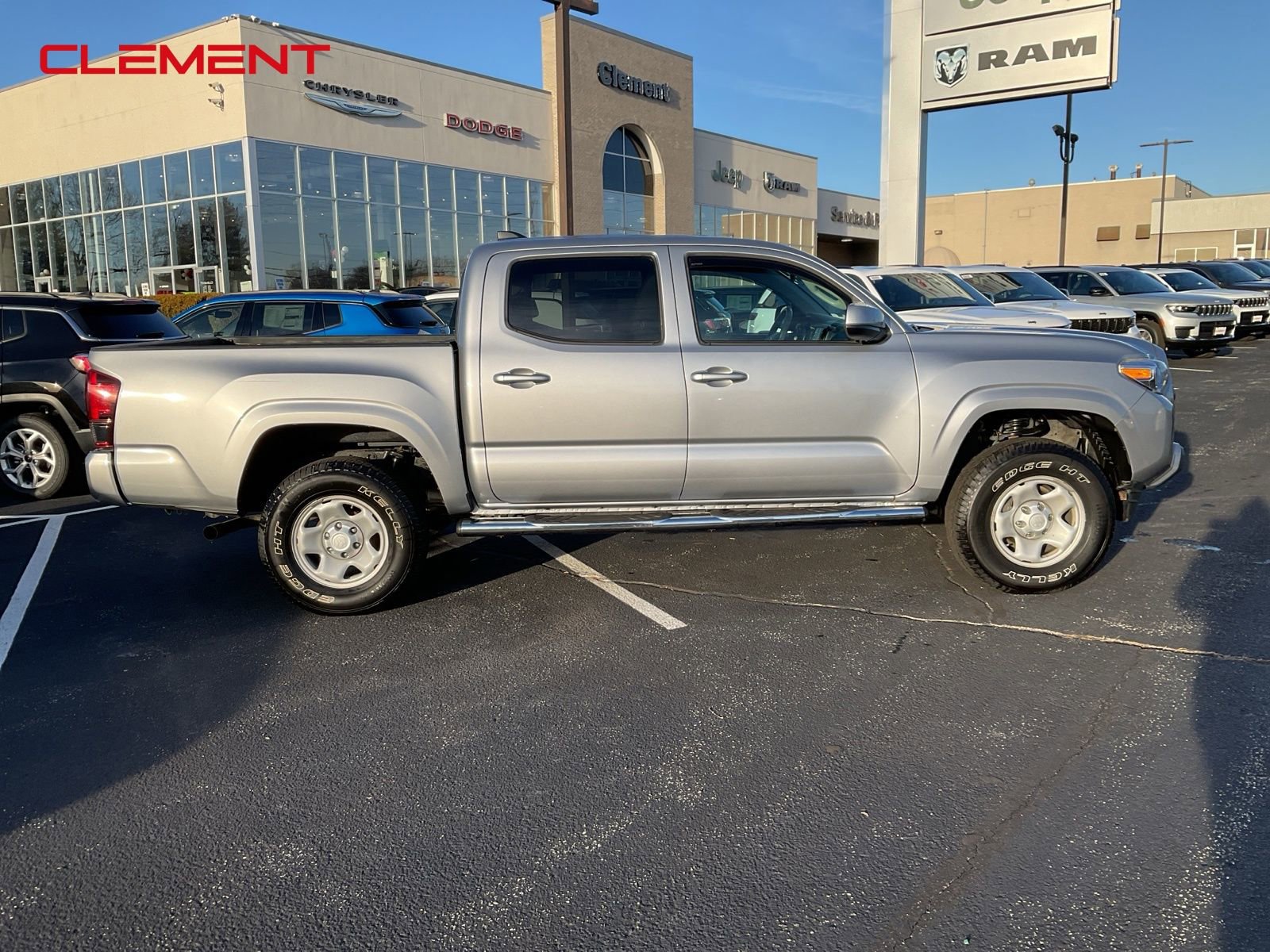 Used 2020 Toyota Tacoma SR image 4