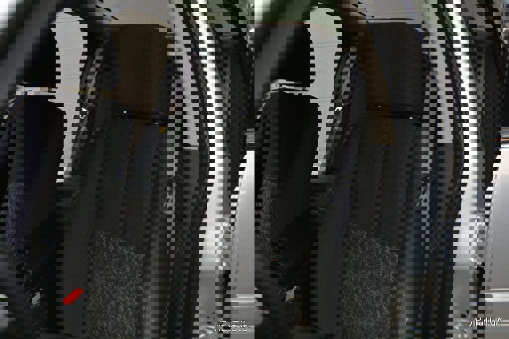 Used 2004 Pontiac Grand Prix GT w/ Drivers Package FWD image 13