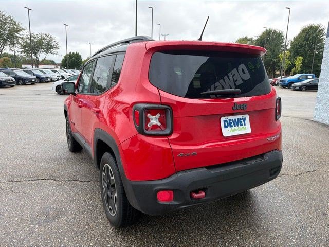 Used 2015 Jeep Renegade Trailhawk AWD/4WD image 3